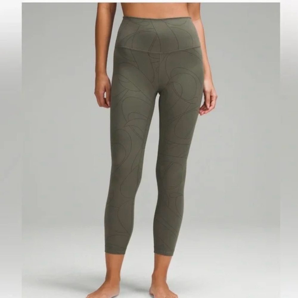 Lululemon cropped leggings